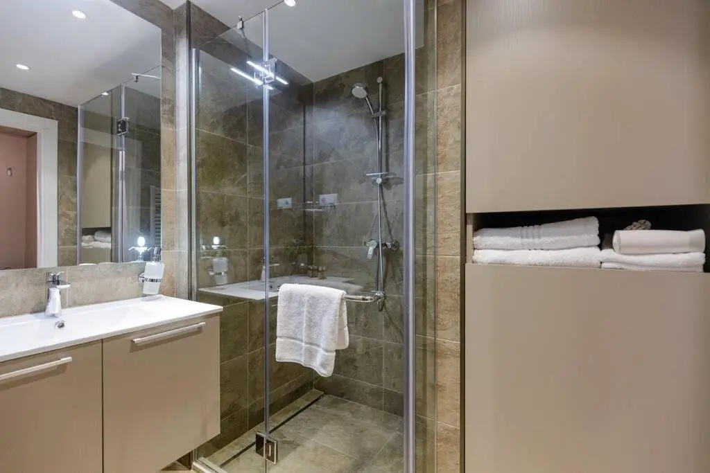 Батуми: Luxurious And Cozy Studio Apartment In The Heart Of Batumi