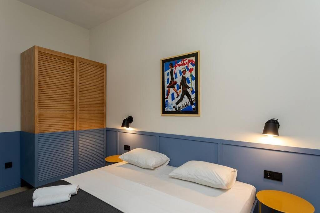 Тбилиси: Newly Renovated Modern 2Br Apartment Near Fabrika