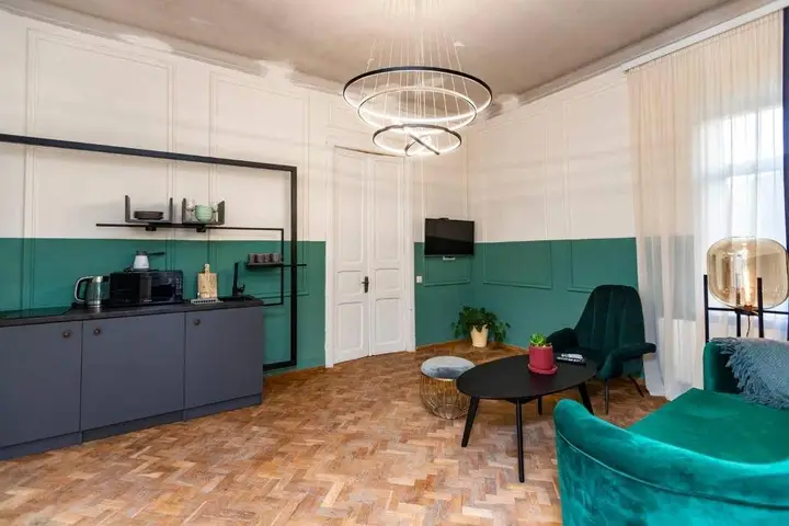 Тбилиси: Luminous And Stylish 2Br Apt In The City Center