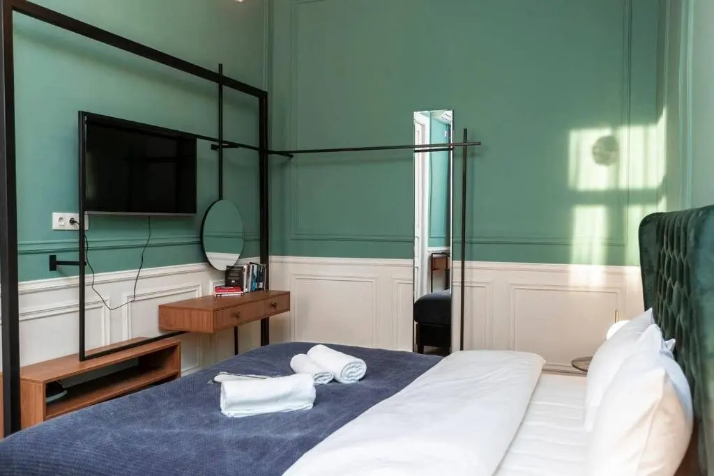 Тбилиси: Luminous And Stylish 2Br Apt In The City Center