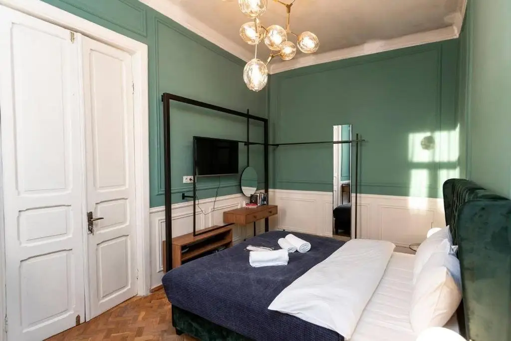 Тбилиси: Luminous And Stylish 2Br Apt In The City Center