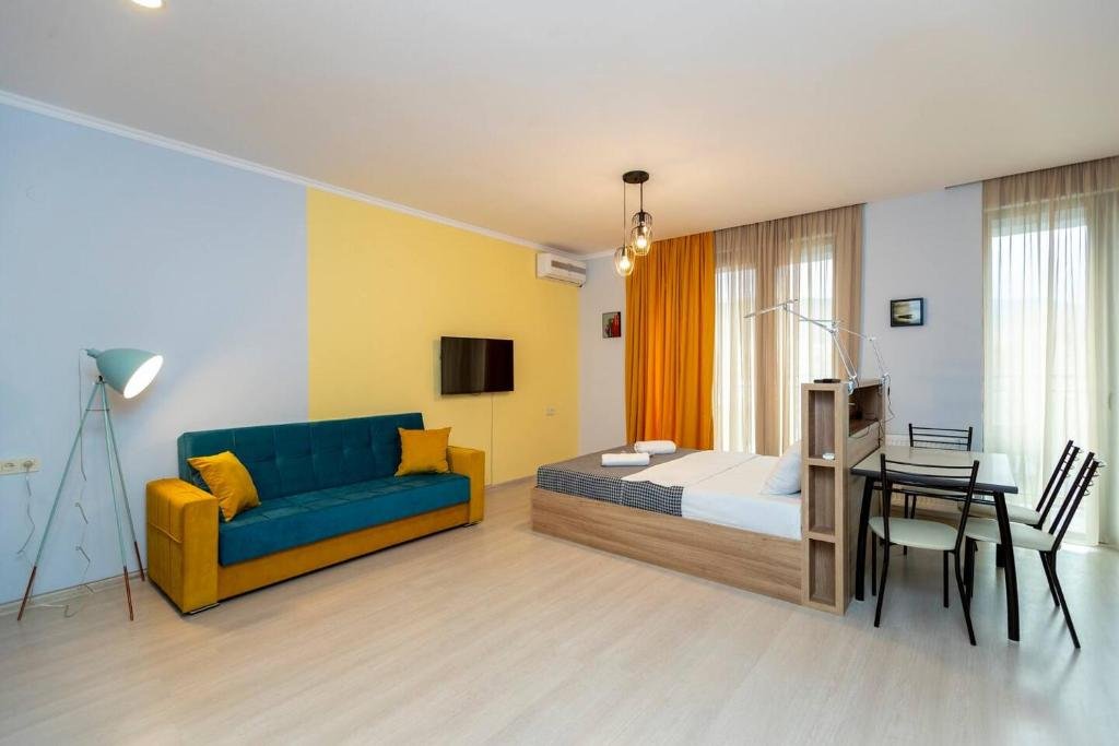 Тбилиси: Luminous Studio Apt W Balcony In Old Tbilisi