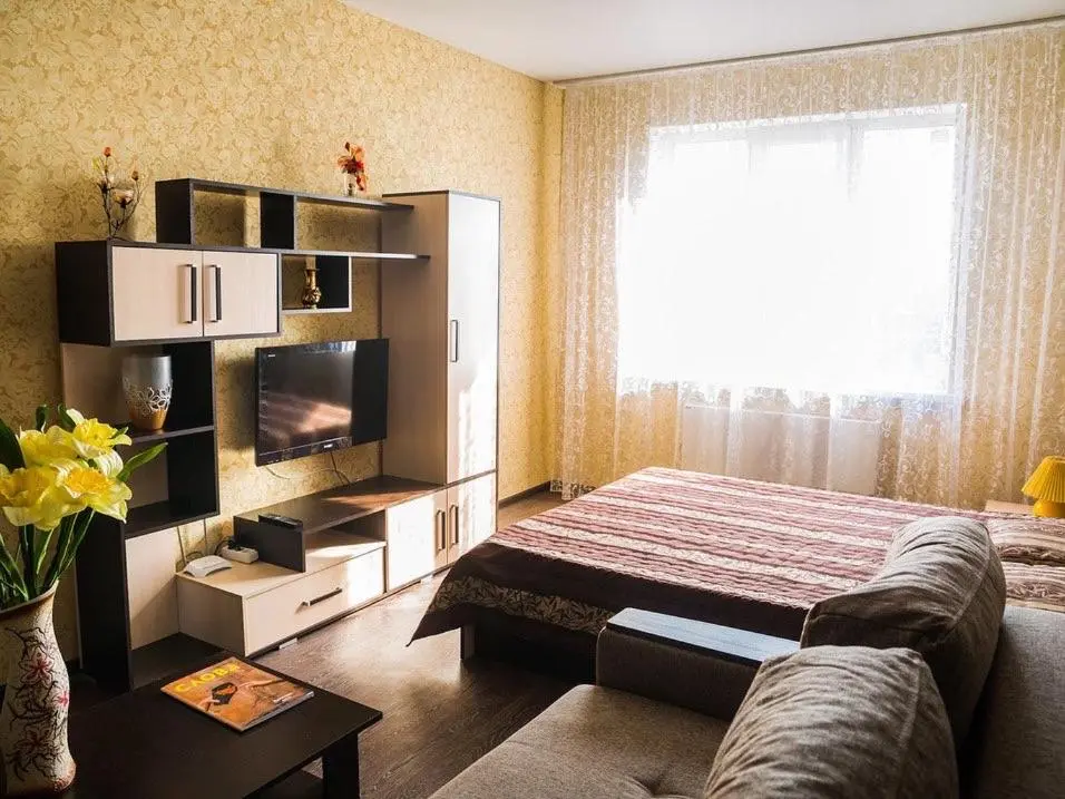 Воронеж: Apartment on Leninskiy 124б