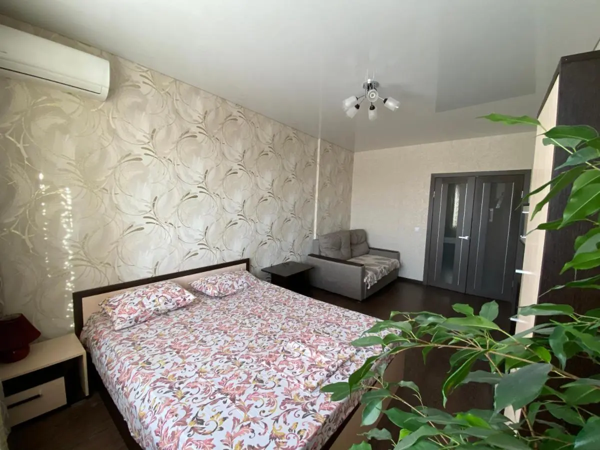Воронеж: Apartment on Leninskiy 124б