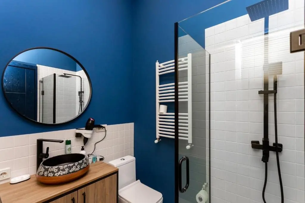 Тбилиси: Newly Renovated 2Br Apartment W Balcony