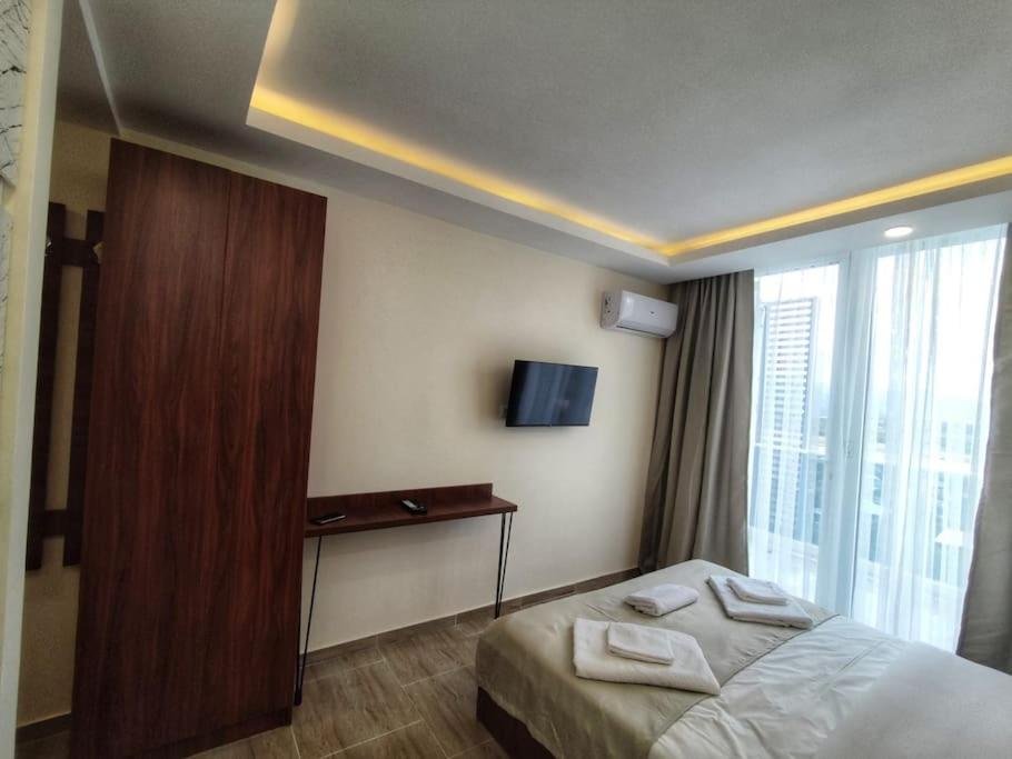 Батуми: Leo Group Apartment 14 302B Sunrise Batumi