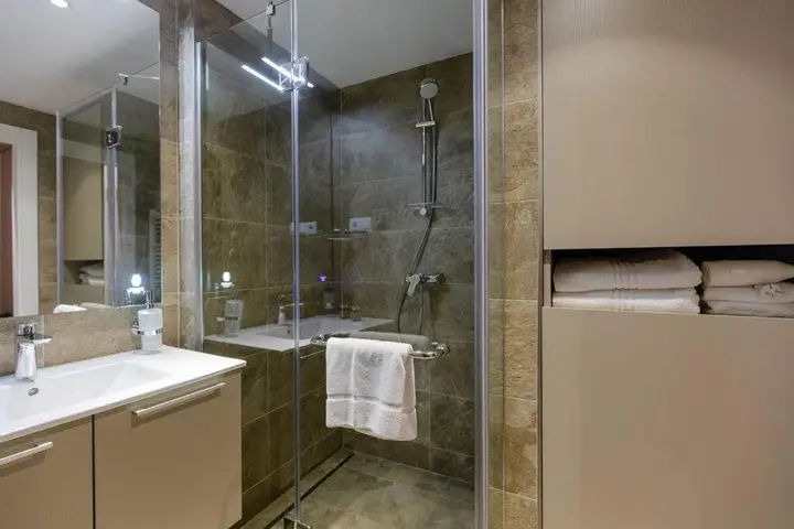 Батуми: Modern And Cozy Studio Apartment In The Heart Of Batumi