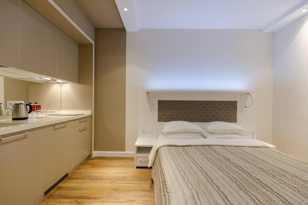 Батуми: Modern And Cozy Studio Apartment In The Heart Of Batumi