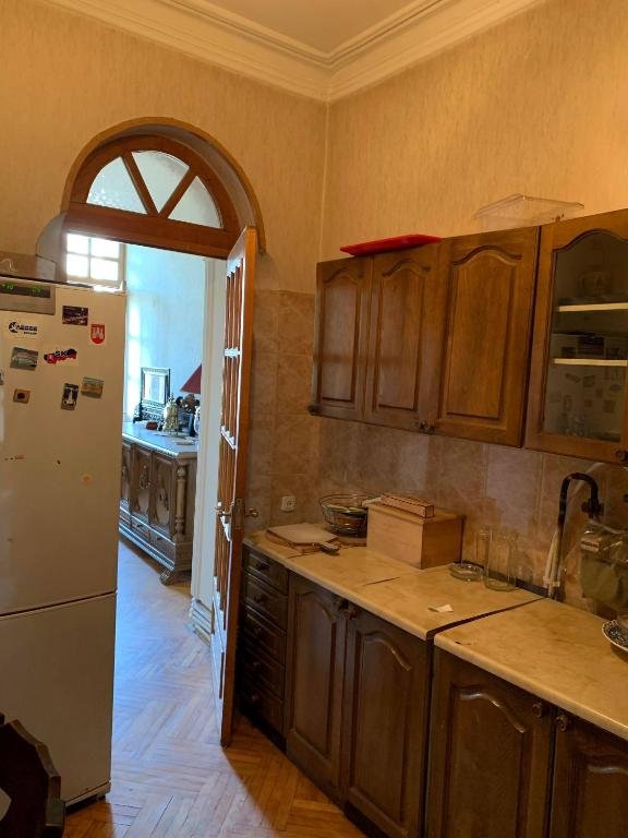 Тбилиси: 2 Bedroom Apartment with living Room and Cabinet