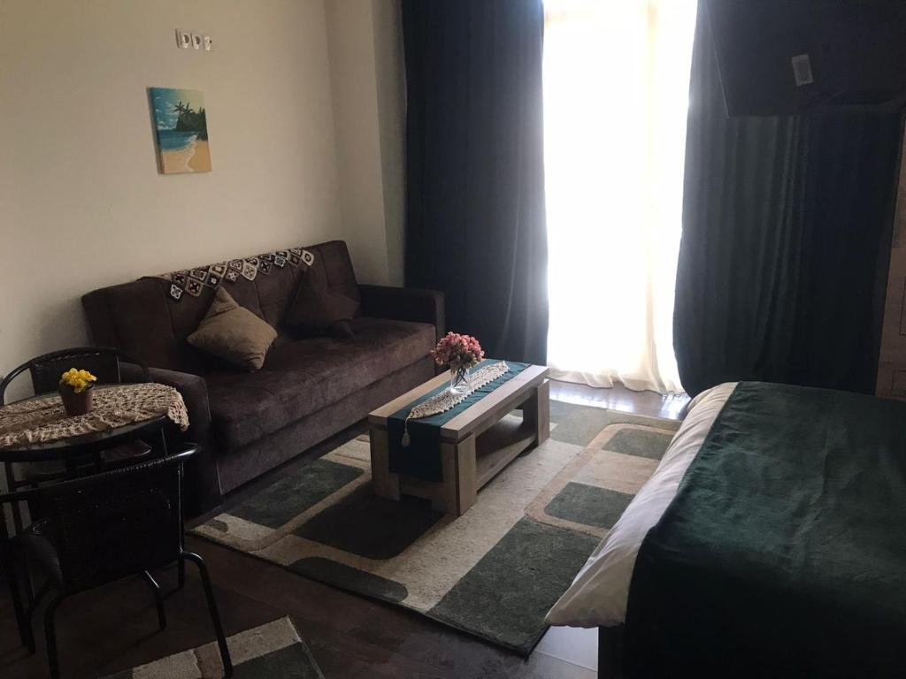 Тбилиси: Luxury Studio With Internet, Netflix, Parking