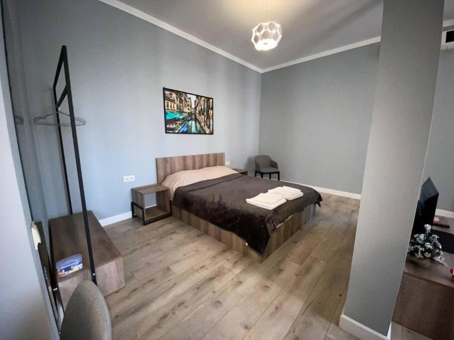 Тбилиси: Mini Apartment Near Fabrika