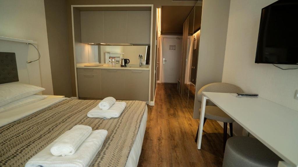 Батуми: Leo Group Luxury Apartment 18-28 Alliance Palace
