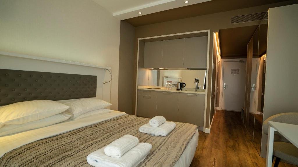 Батуми: Leo Group Luxury Apartment 18-28 Alliance Palace