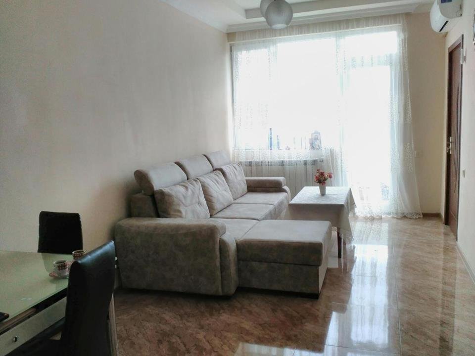 Батуми: 64 H. Abashidze St