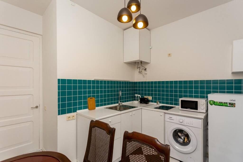Тбилиси: Lovely 1Br Apt Next To Stamba Rooms