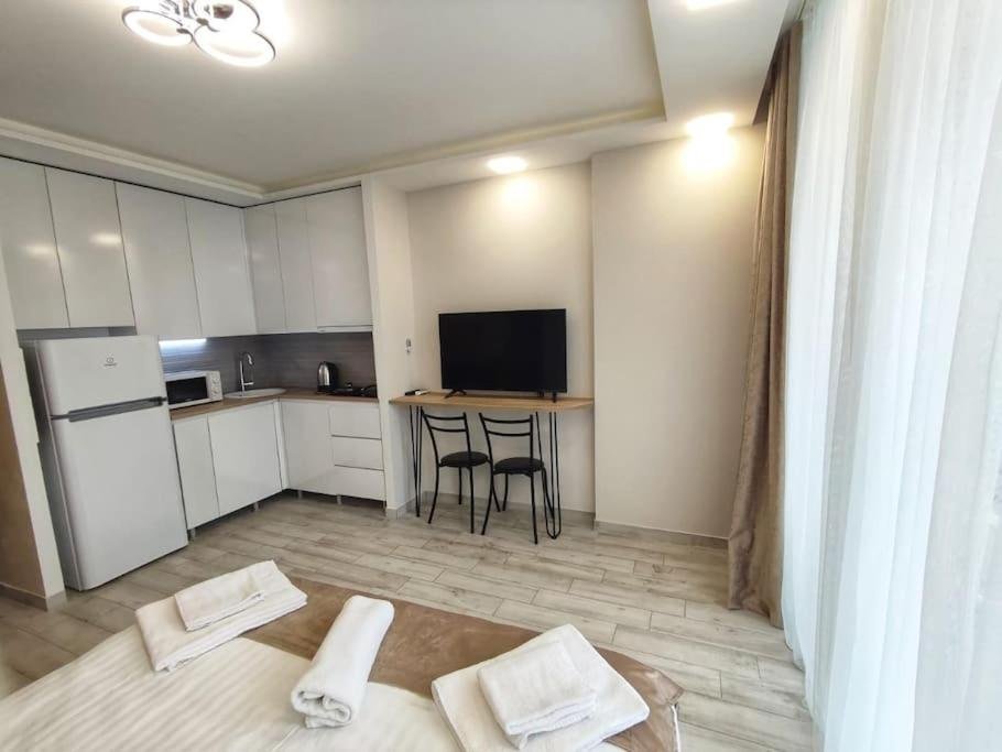 Батуми: Leo Group Apartment 13 271 Sunrise Batumi