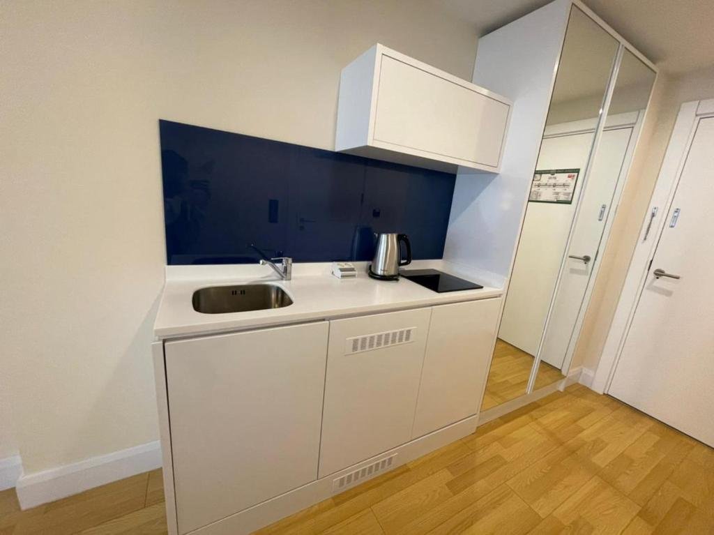 Батуми: Leo Group Apartment 27 63 Orbi Twin Tower Batumi