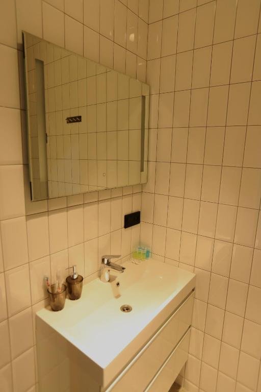 Тбилиси: Lovely 1 Bedroom Rental Unit With Free Parking.