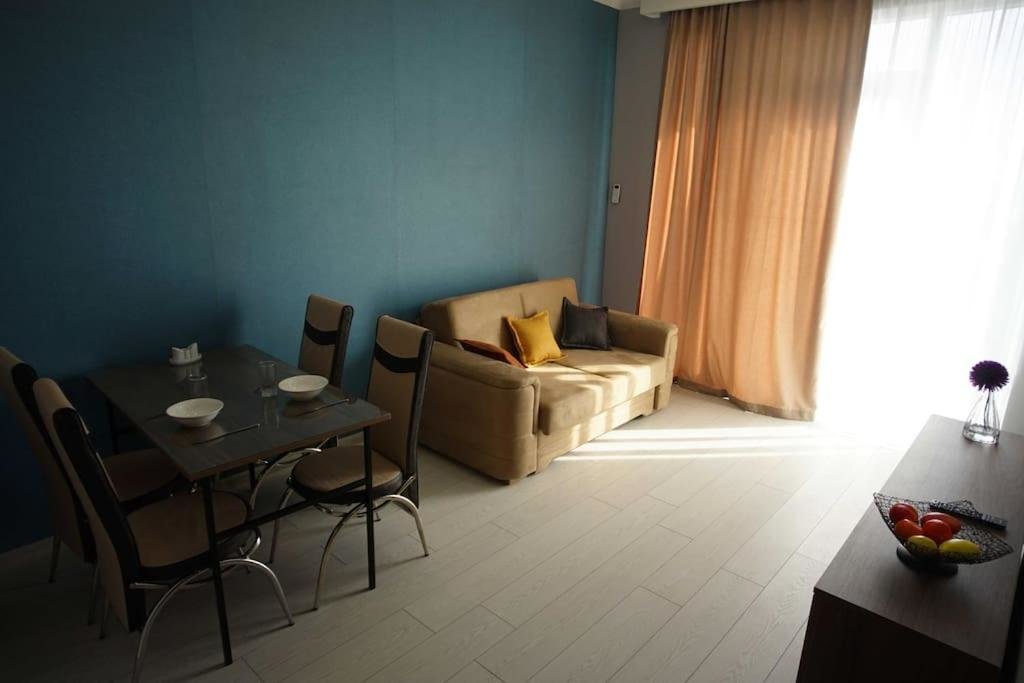 Батуми: Leo Group Apartment 22 03 Elegance Batumi