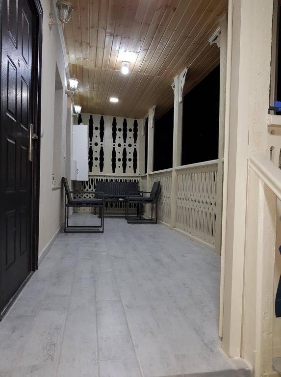 Тбилиси: aghmashenebeli apartment