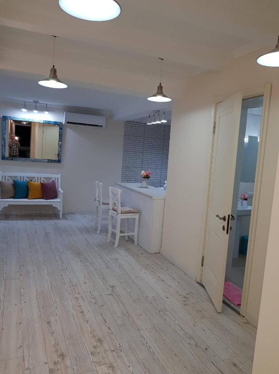 Тбилиси: aghmashenebeli apartment