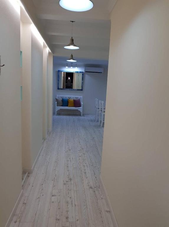Тбилиси: aghmashenebeli apartment