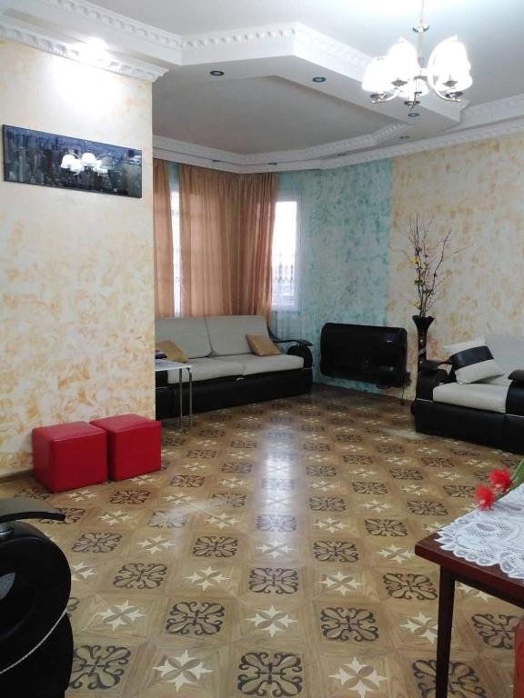 Батуми: 123a Luka Asatiani St Apartment