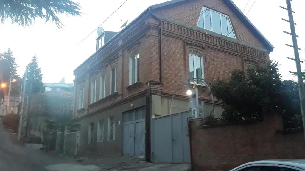 Тбилиси: 9 Abasheli