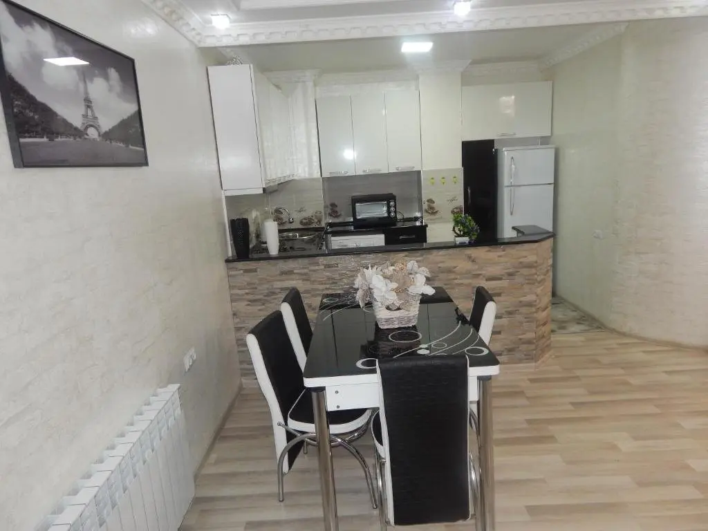 Батуми: Apartment 200 metr From Sea