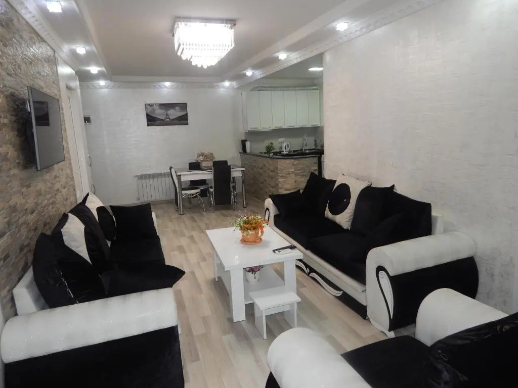Батуми: Apartment 200 metr From Sea