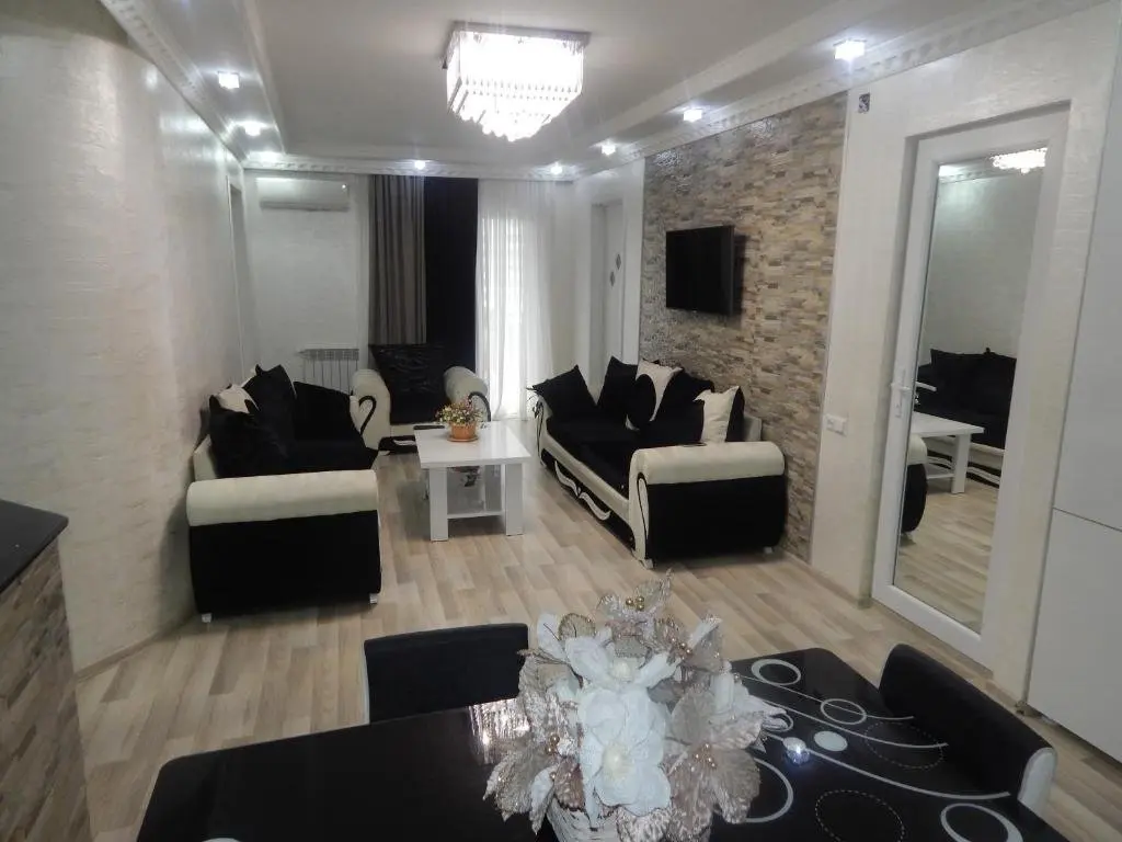 Батуми: Apartment 200 metr From Sea