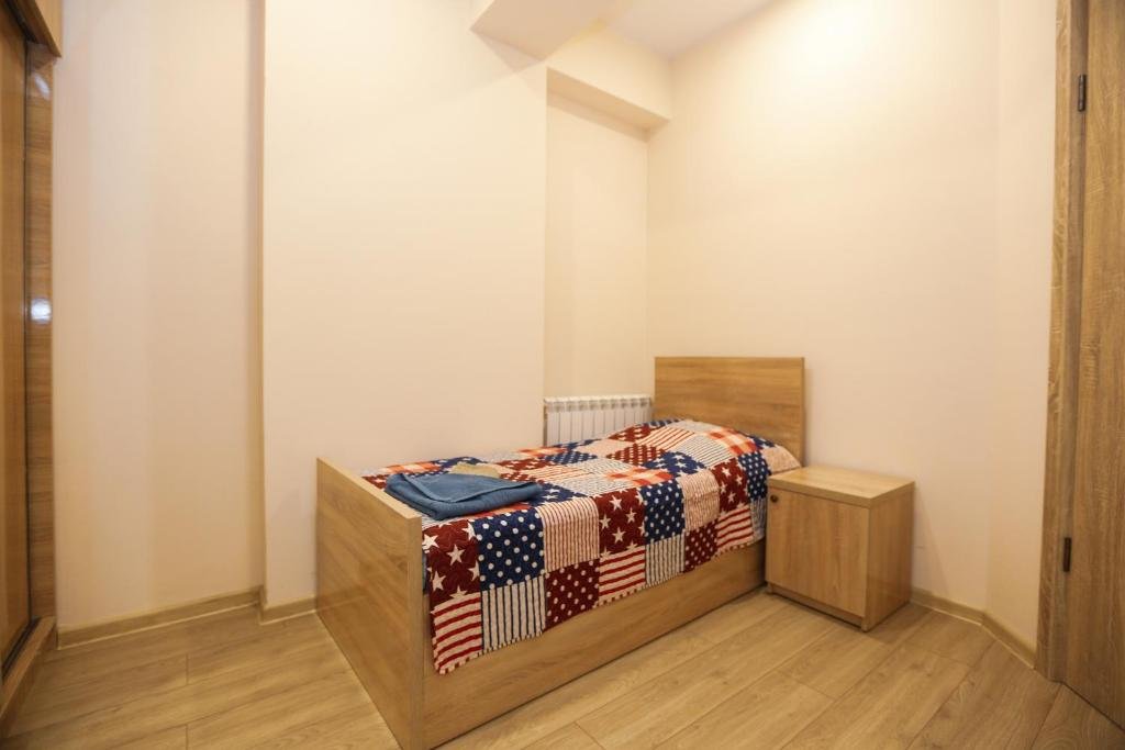 Тбилиси: 2BR Apartment near Turtle lake