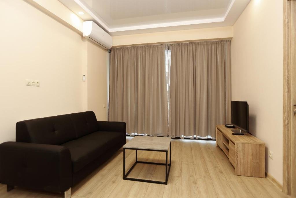 Тбилиси: 2BR Apartment near Turtle lake