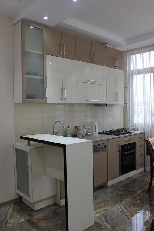 Батуми: Apartment on Rustaveli 17