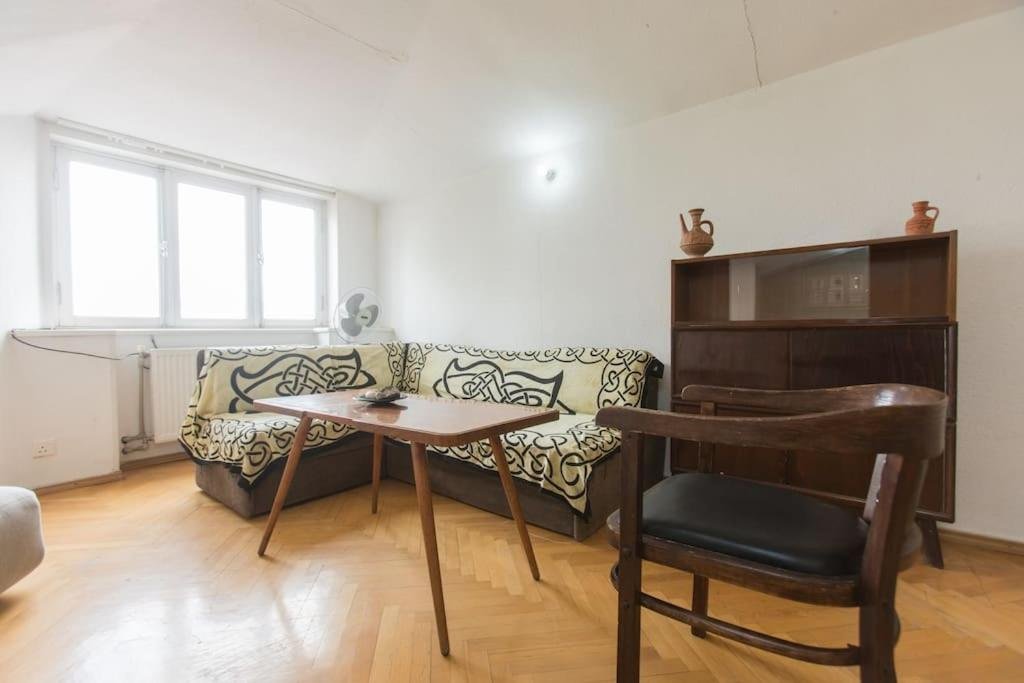 Тбилиси: Lia Residence Spacious Apartment In The Heart Of Tbilisi