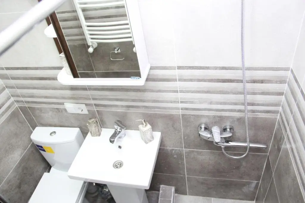 Тбилиси: Kogho's Leonidze Street 12 Apartments
