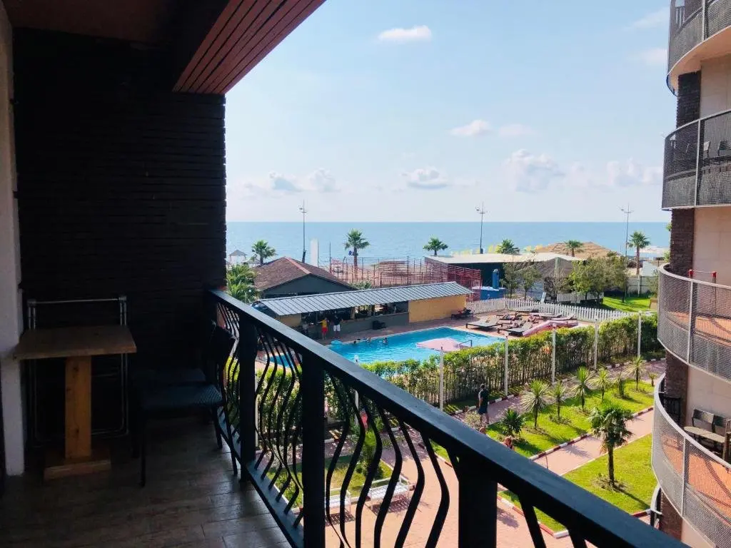 Батуми: 1 Bdr apartment in Gonio, sea view, 4fl