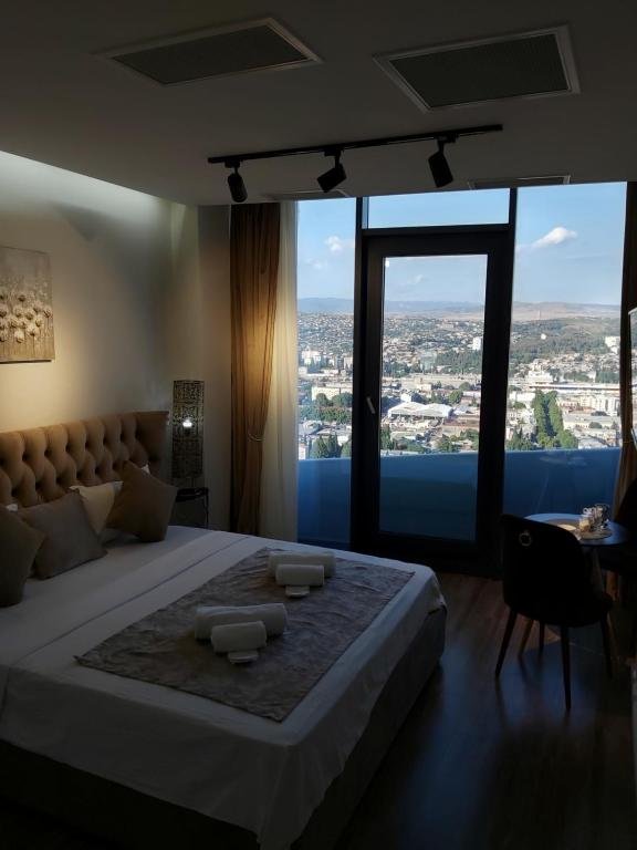 Тбилиси: 26 Th Floor in King David Residence 203