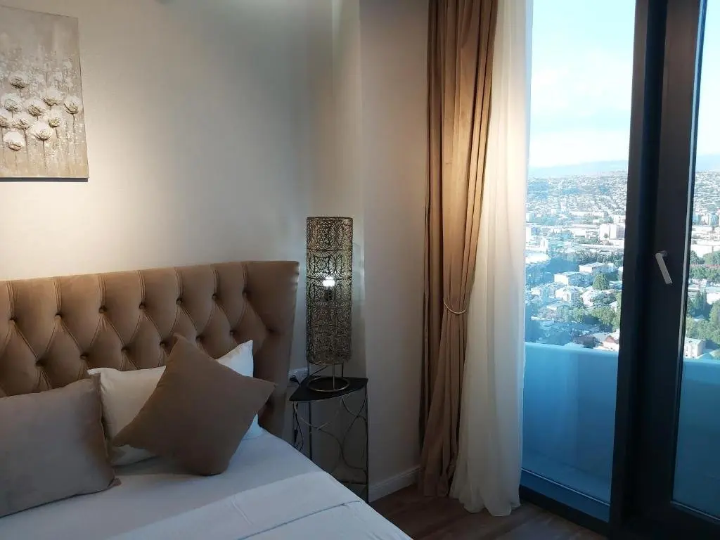 Тбилиси: 26 Th Floor in King David Residence 203