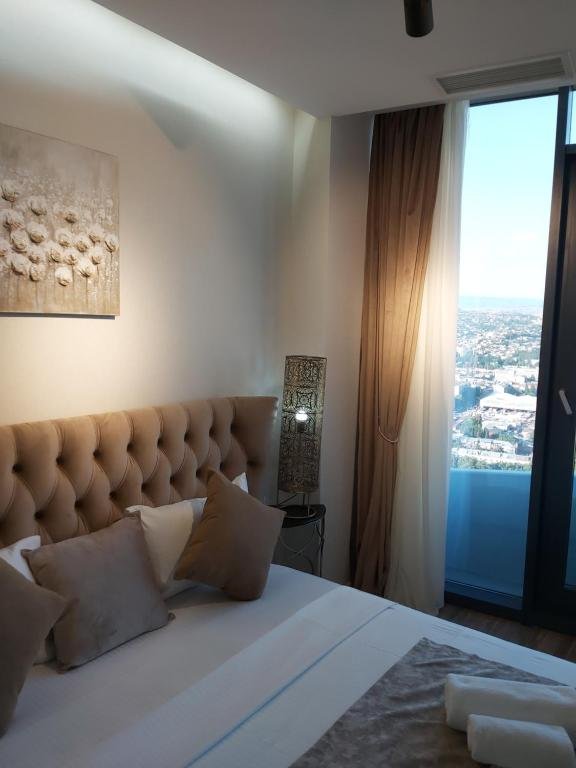 Тбилиси: 26 Th Floor in King David Residence 203