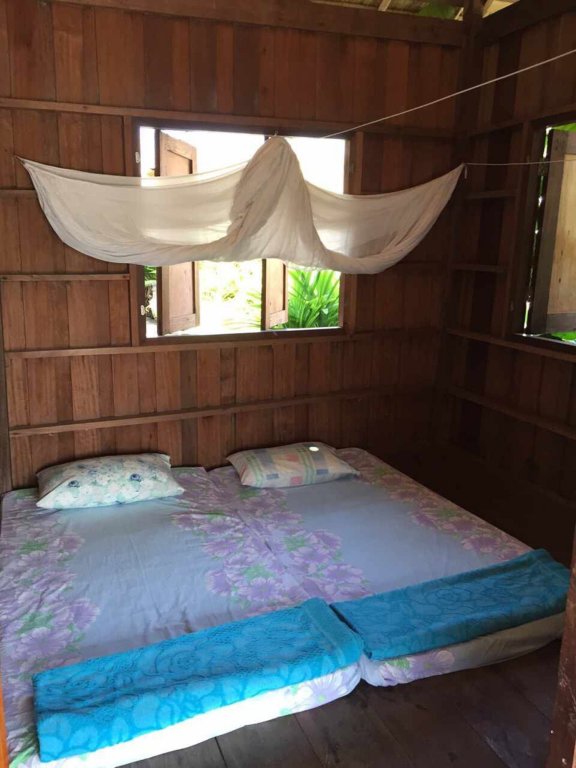 Канчанабури: Tamarind Raft House