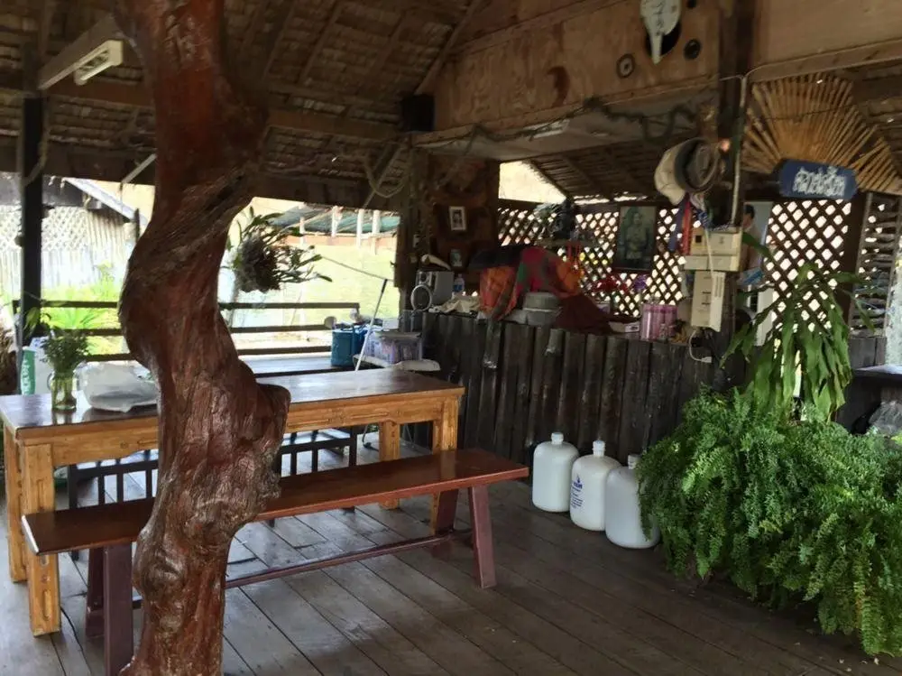 Канчанабури: Tamarind Raft House