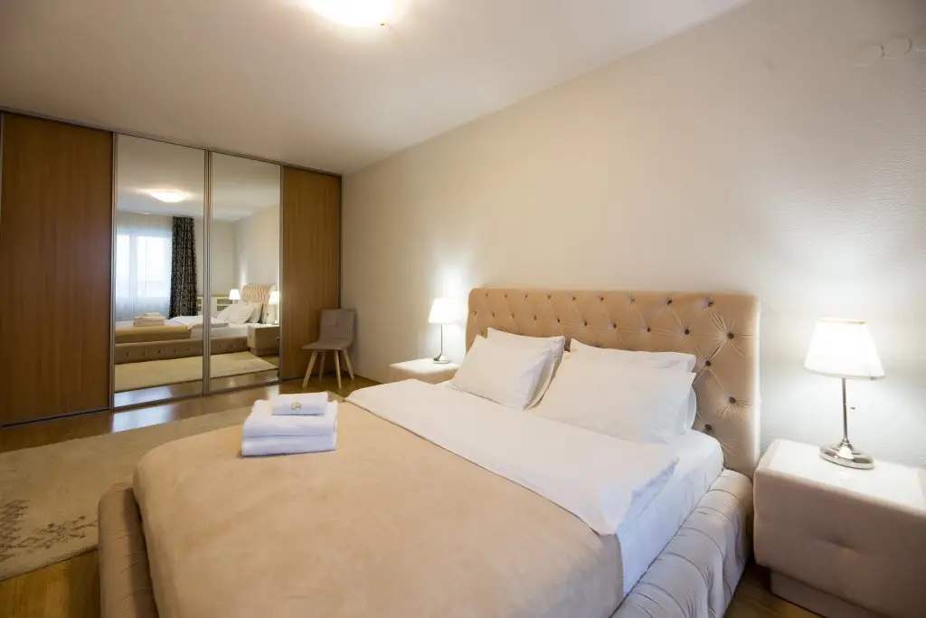 Минск: Апартаменты HomeApart Сторожовская 8(1)