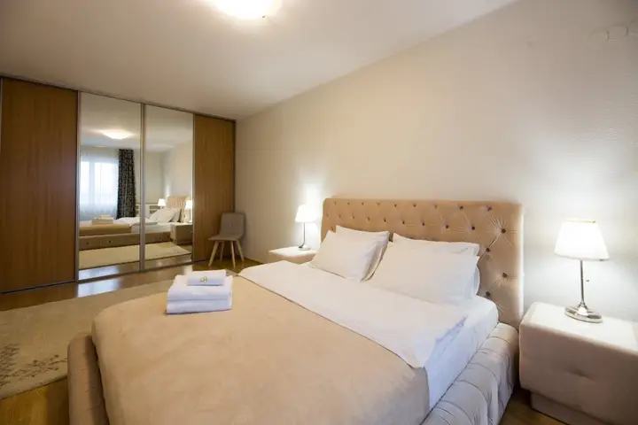 Минск: Апартаменты HomeApart Сторожовская 8(1)