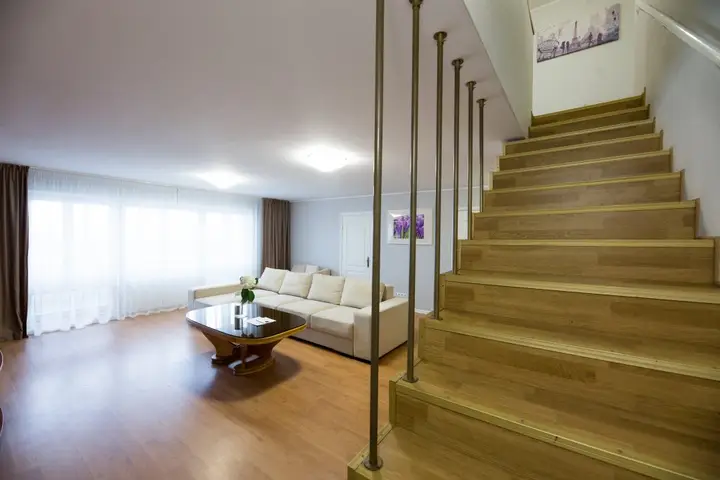 Минск: Апартаменты HomeApart Сторожовская 8(1)