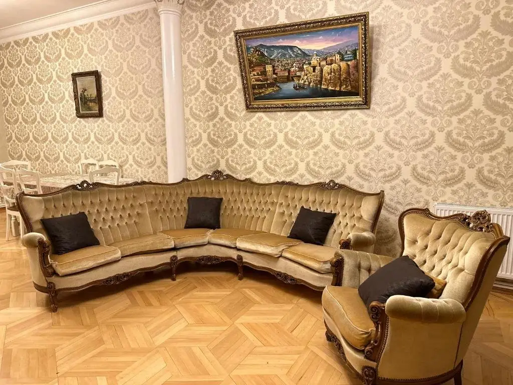 Тбилиси: 4 ROOM SUITE lN TBILISI CITY