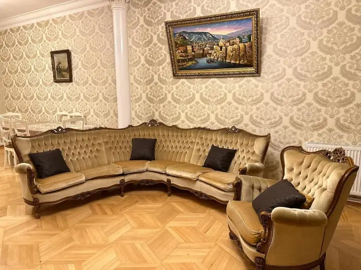 Тбилиси: 4 ROOM SUITE lN TBILISI CITY