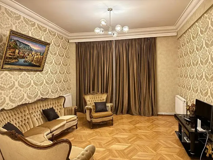 Тбилиси: 4 ROOM SUITE lN TBILISI CITY