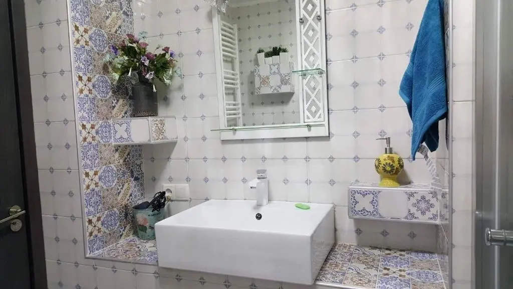 Тбилиси: Mansard N 7(Old Tbilisi)