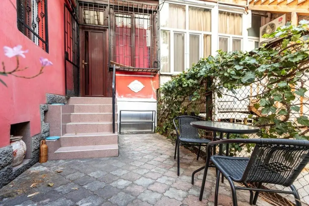 New 30 2br Apt W Spacious Yard Near Vera Park — фото 1